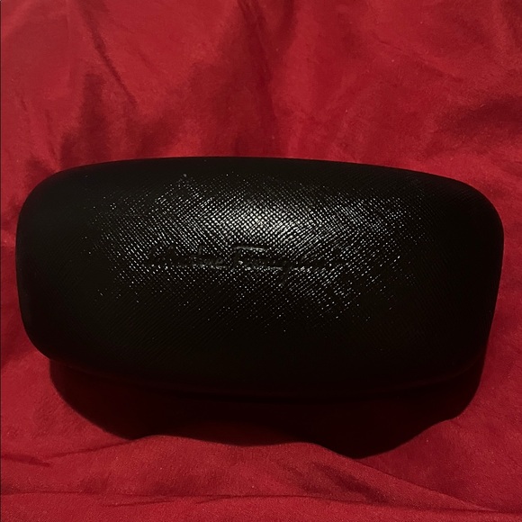 Saladore Ferragamo Black Textured Eyeglass Case